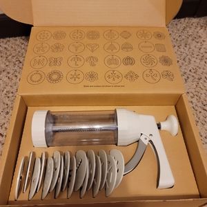 Pampered chef Cookie press